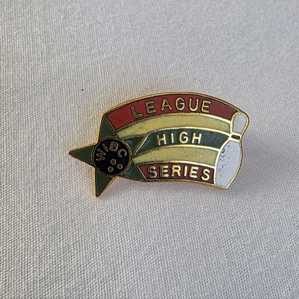 N/A vintage pin